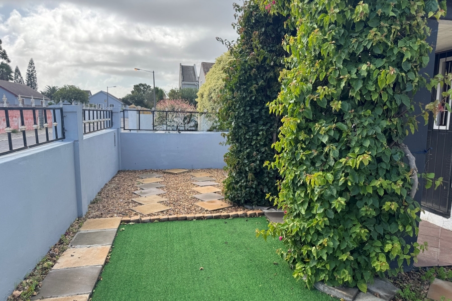 4 Bedroom Property for Sale in Malibu Village Western Cape